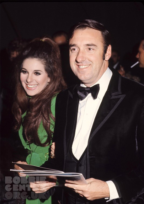 Bobbie with Jim Nabors at Paint your Wagon premiere 19-07-69
