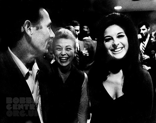 Bobbie-Gentry-with-Chet-Atkins-and-Juanita-Jones-of-ASCAP-at-the-first-Country-Music-Awards-1967