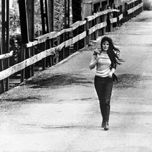 Bobbie Gentry crossing the Tallahatchie Bridge, 1967 - Photo Michael Rougier
